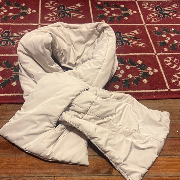 Luxurious Cream puffer Scarf